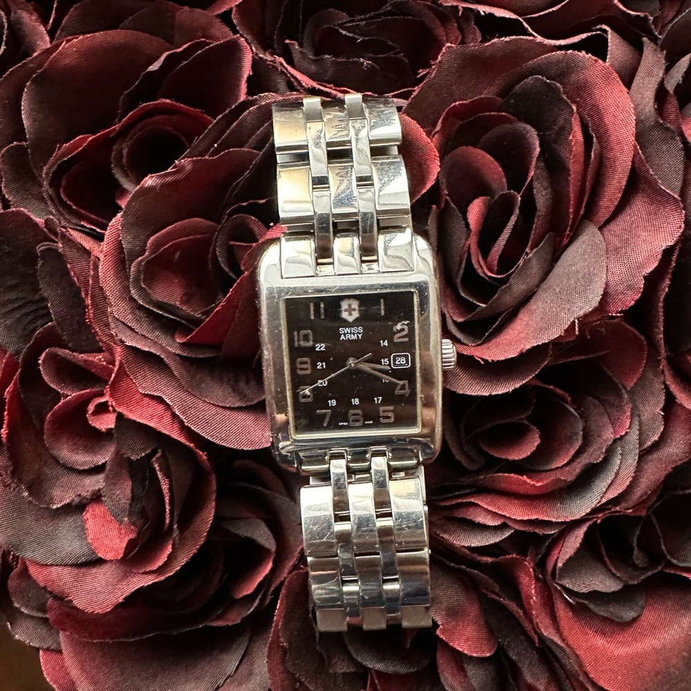 Silver Men's Watch with Black Dial
